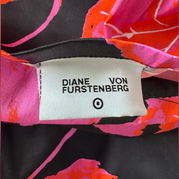 Set of 2 standard size DVF (for Target) signature leopard/waterlily shams (NWT) - Picture 7 of 9